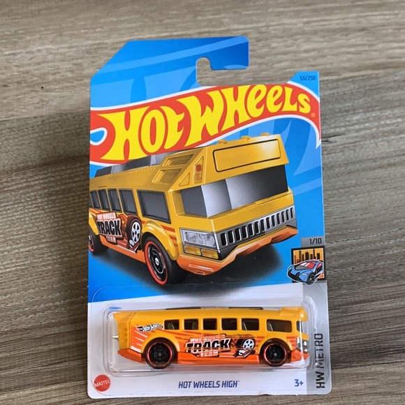 Hot Wheels High Jet Powered Track Team School Bus Hotwheels New HW Mattel New - Picture 5 of 5